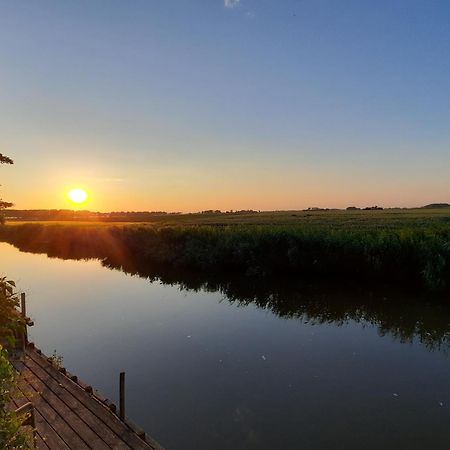 Appartement 2 Met Terras Aan De Tuin Van Op De Roemte Baflo Екстер'єр фото